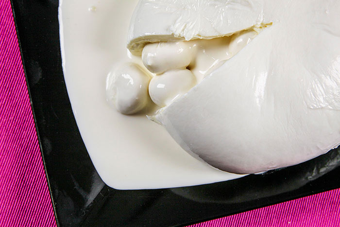 Mozzarella di latte di Bufala farcita